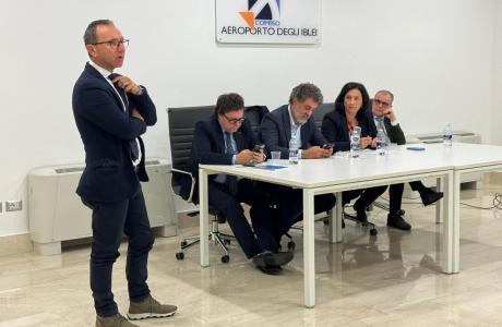 L'intervento del segretario Carmelo Caccamo al vertice sull'aeroporto