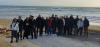 I partecipanti alla riunione lungo la costa ispicese